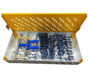 CLR Cervical Retrector System With Titnuam Blades Set
